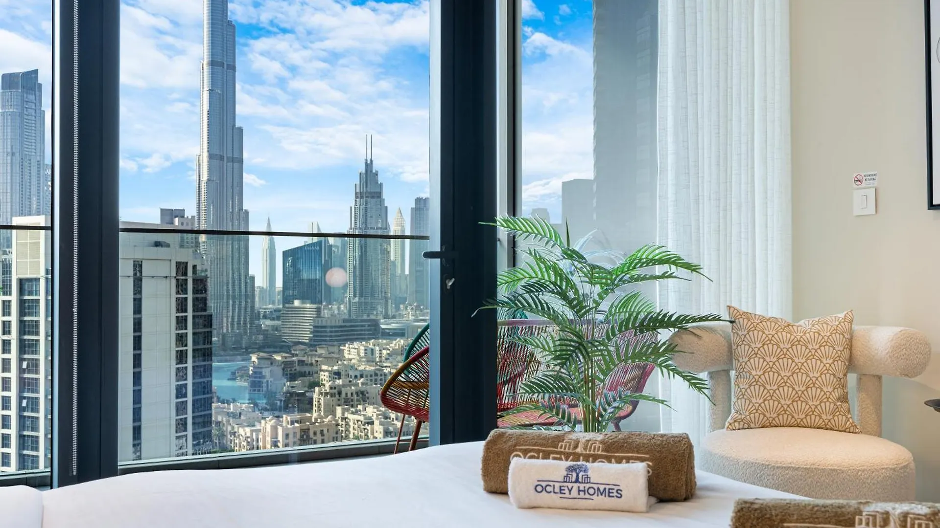 Apartment Upgraded Home With Prime Burj Khalifa Views Dubai